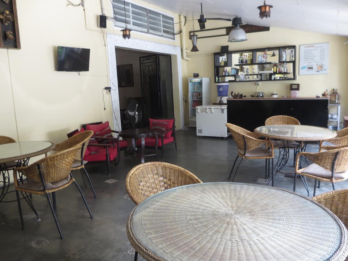 Goldie Guesthouse Phnom Penh Extérieur photo