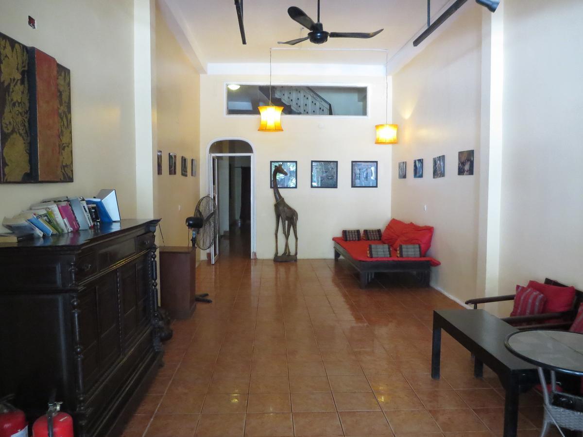Goldie Guesthouse Phnom Penh Extérieur photo