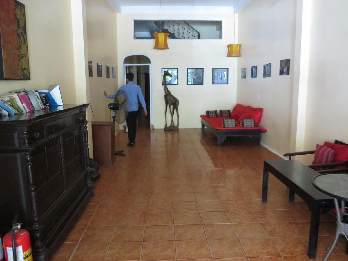 Goldie Guesthouse Phnom Penh Extérieur photo