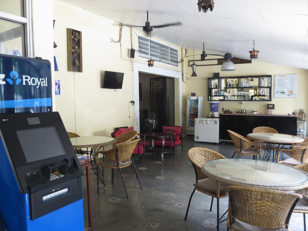 Goldie Guesthouse Phnom Penh Extérieur photo