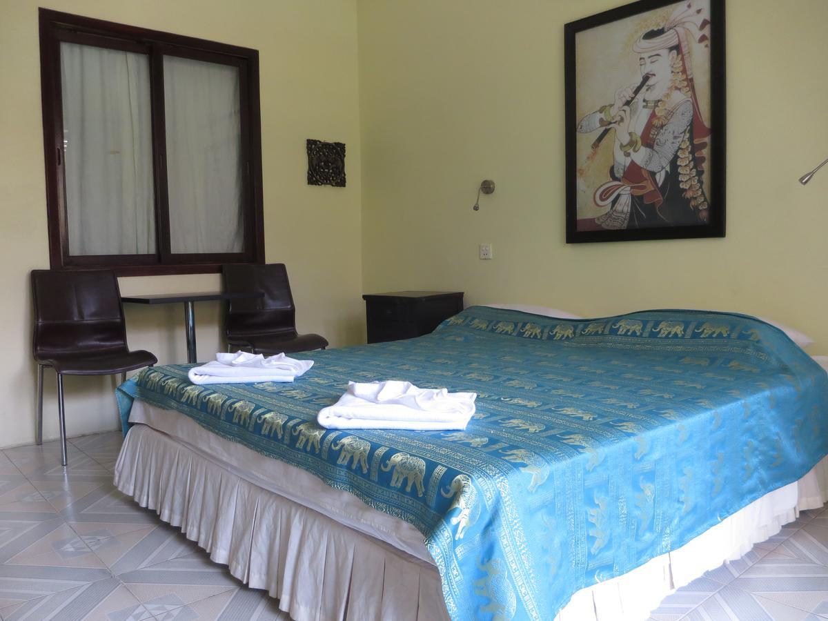 Goldie Guesthouse Phnom Penh Extérieur photo