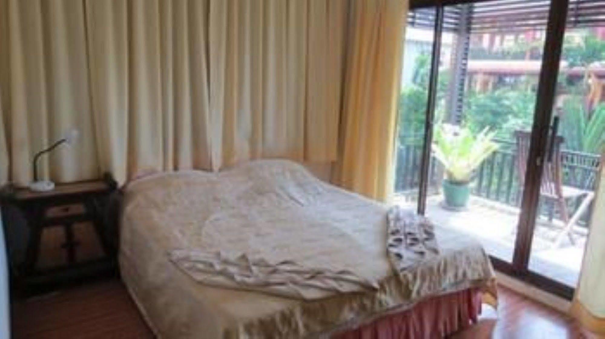 Goldie Guesthouse Phnom Penh Extérieur photo